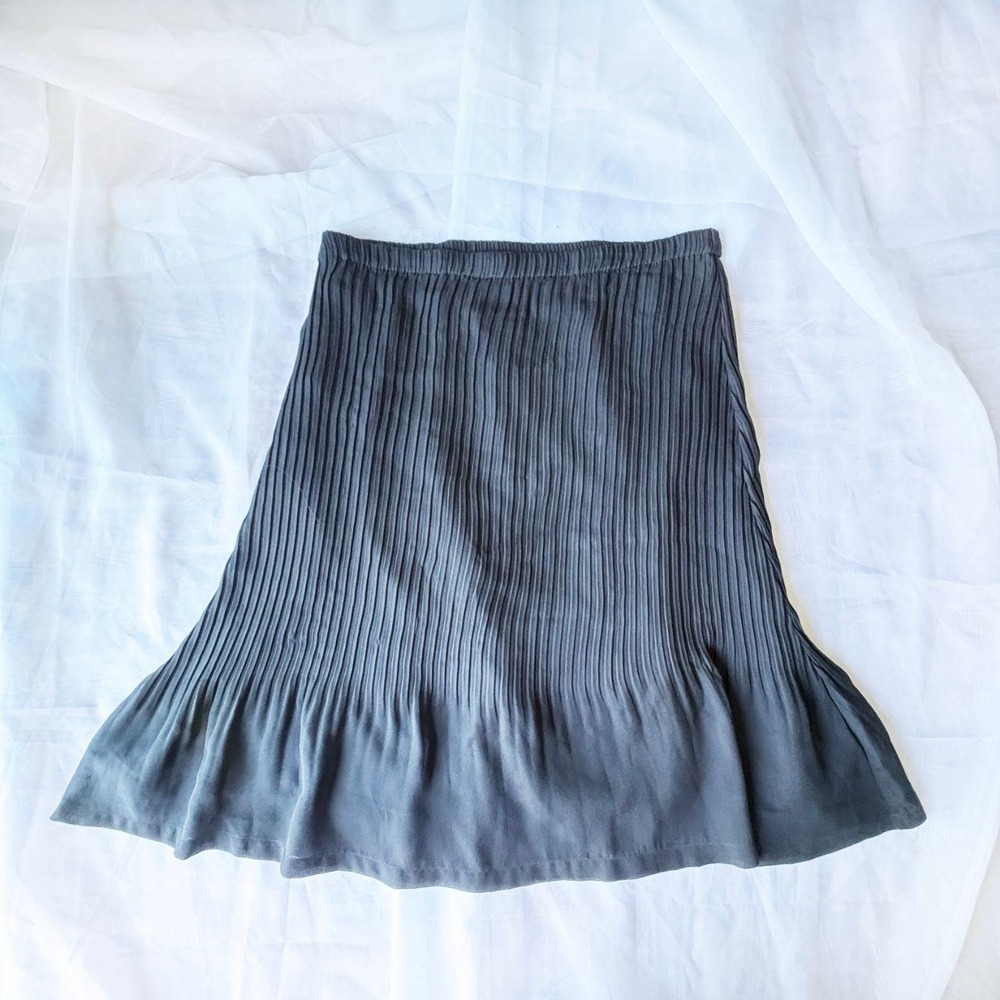 Allison Taylor Black Pleated Midi Skirt, 100% Polyester, Size M, Fully Lined - Picture 4 of 7